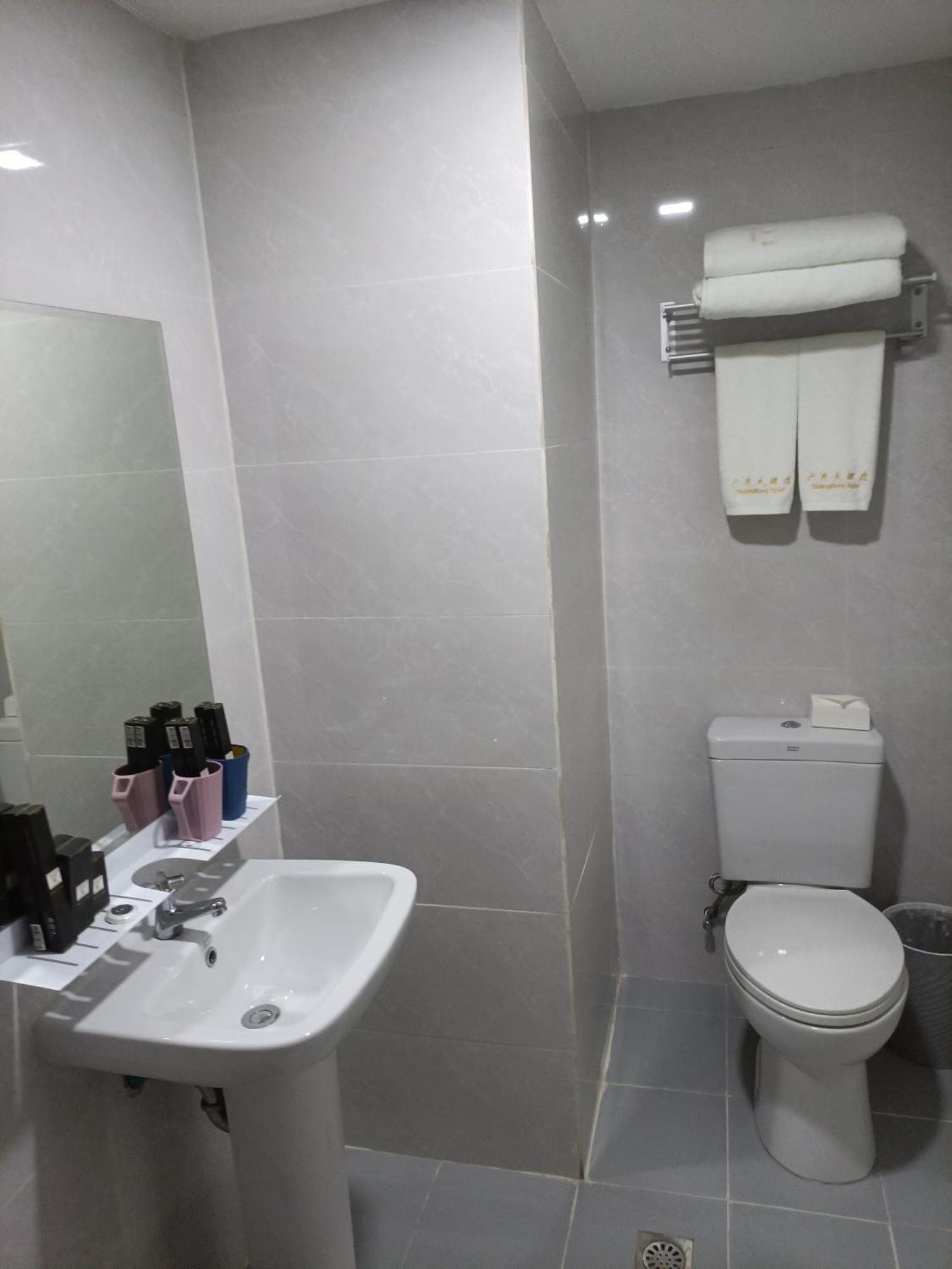 Guangdon Business Hotel-near Mall Of Asia, Smx & World Trade Center Hotel Manila